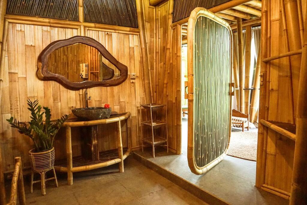 Eco Bamboo Island Bali - Bamboo House #4 Villa Selat Buitenkant foto